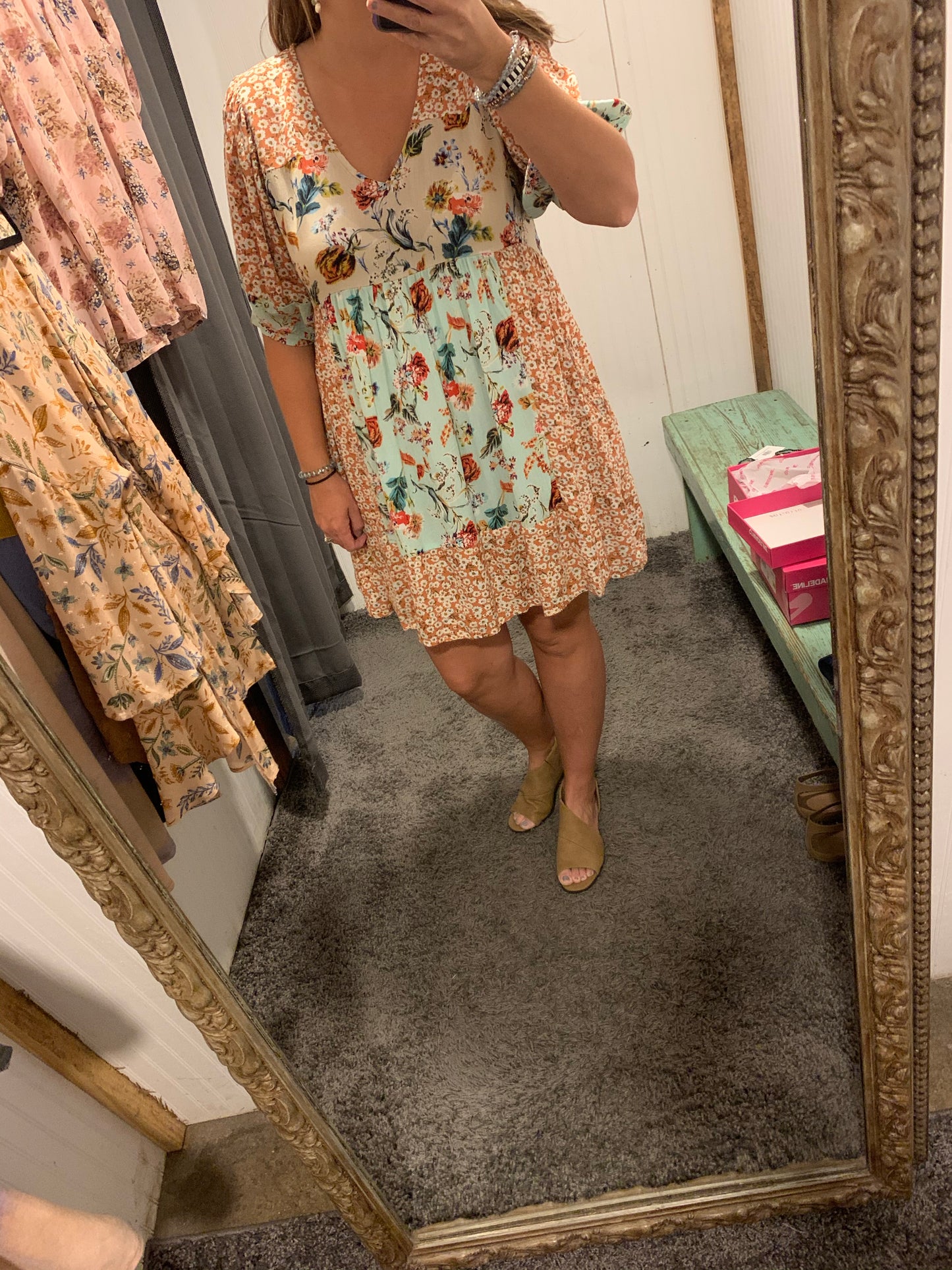 Mixed Floral Print V-neck Babydoll Dress with Half Balloon Sleeves & Pockets