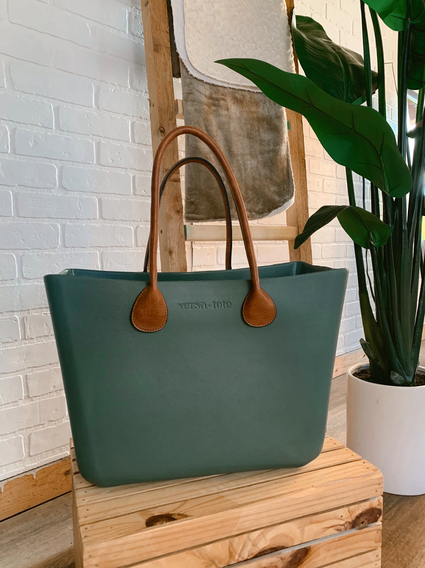 Interchangeable Straps for Versa Totes