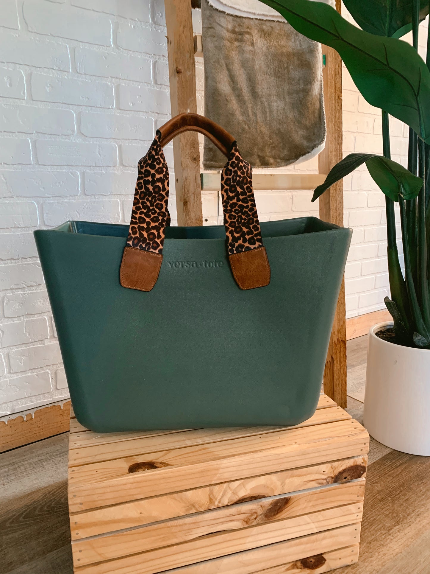 Interchangeable Straps for Versa Totes