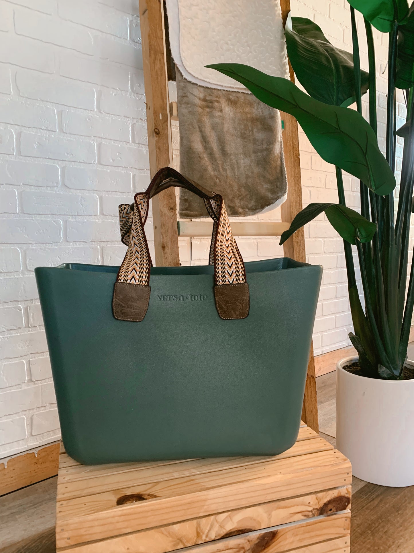 Interchangeable Straps for Versa Totes