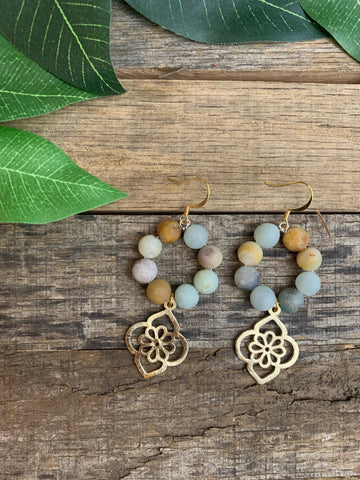 Neutral Natural Stone Earrings with Gold Pendant